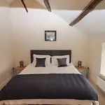 1 Grosvenor Farm * سكيبتون