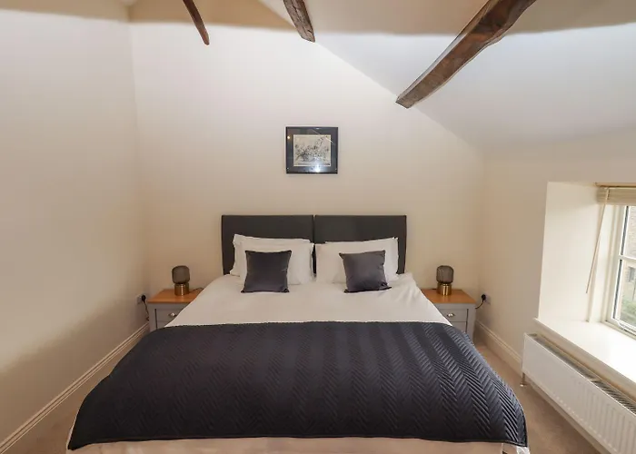 1 Grosvenor Farm * Skipton